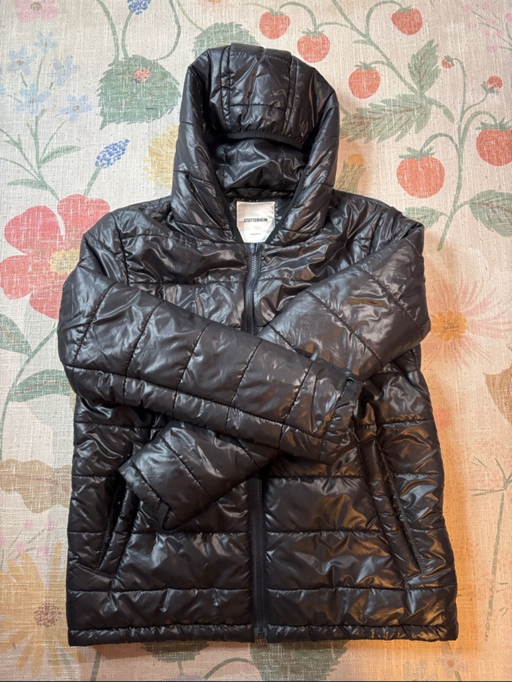 STUTTERHEIM Quilted Hooded Puffer Jacket in Dark Charcoal RAINCOAT
